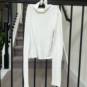 Alice and Olivia classics turtleneck size XS